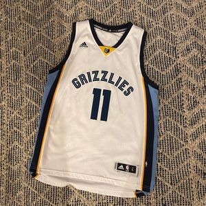 White Grizzlies jersey. Conley #11